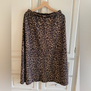 Zara midi skirt, leopard print. Size L